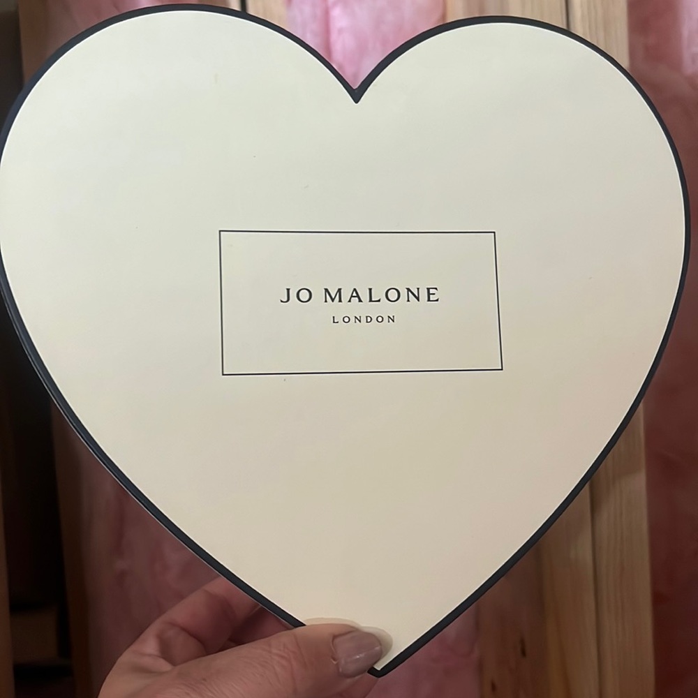 JO MALONE heart shape gift box new